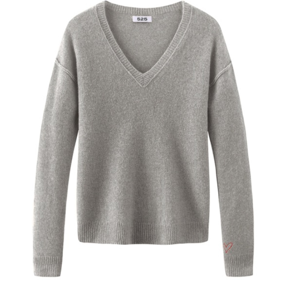 Cashmere CWONDER Vneck sweater NEW